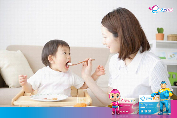 Trẻ ăn dặm cần được làm quen với thức ăn và có khẩu phần ăn hợp lý